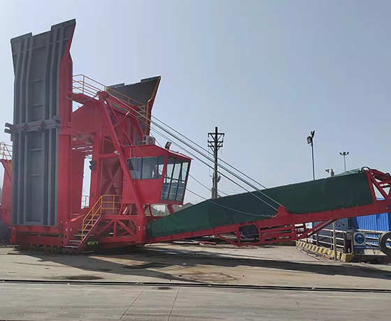 鐘祥港口施工現(xiàn)場(chǎng).jpg 鐘祥港口施工現(xiàn)場(chǎng).jpg